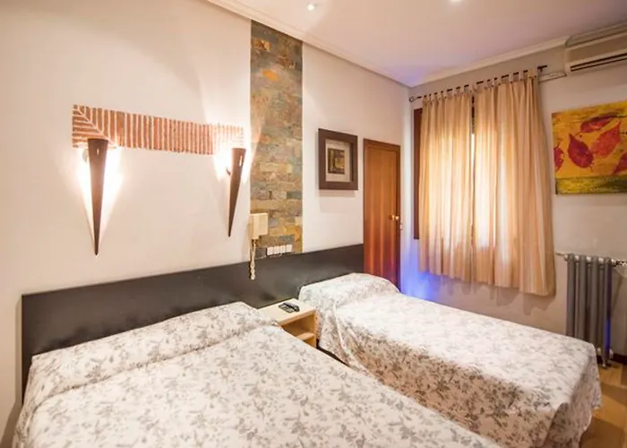 Hostal Manuela By Gaiarooms